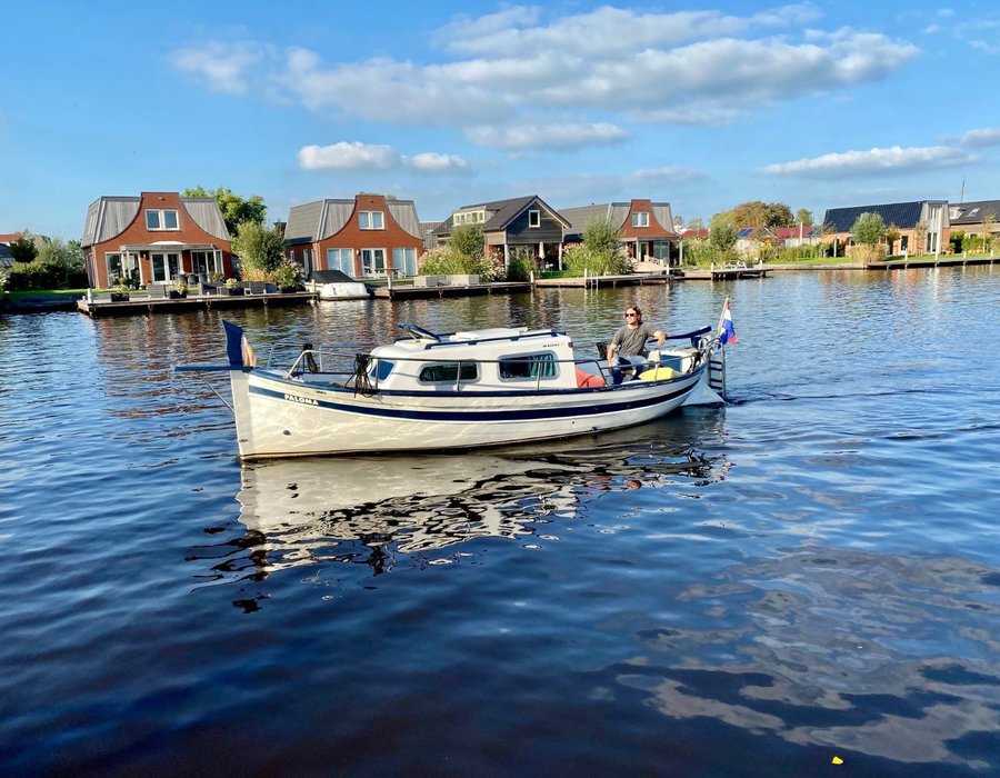 Majoni-friese-meren-varen-sloep-huren .jpg