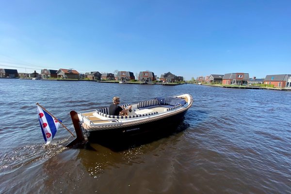 Sloep-Rembrandt650-huren-friesland.jpg 